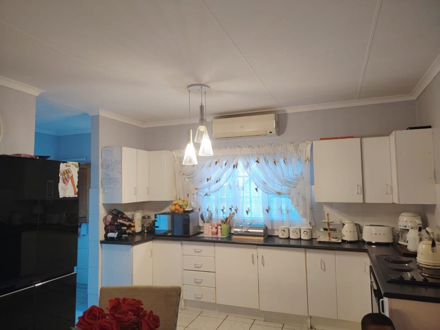3 Bedroom Property for Sale in Geelhoutpark North West